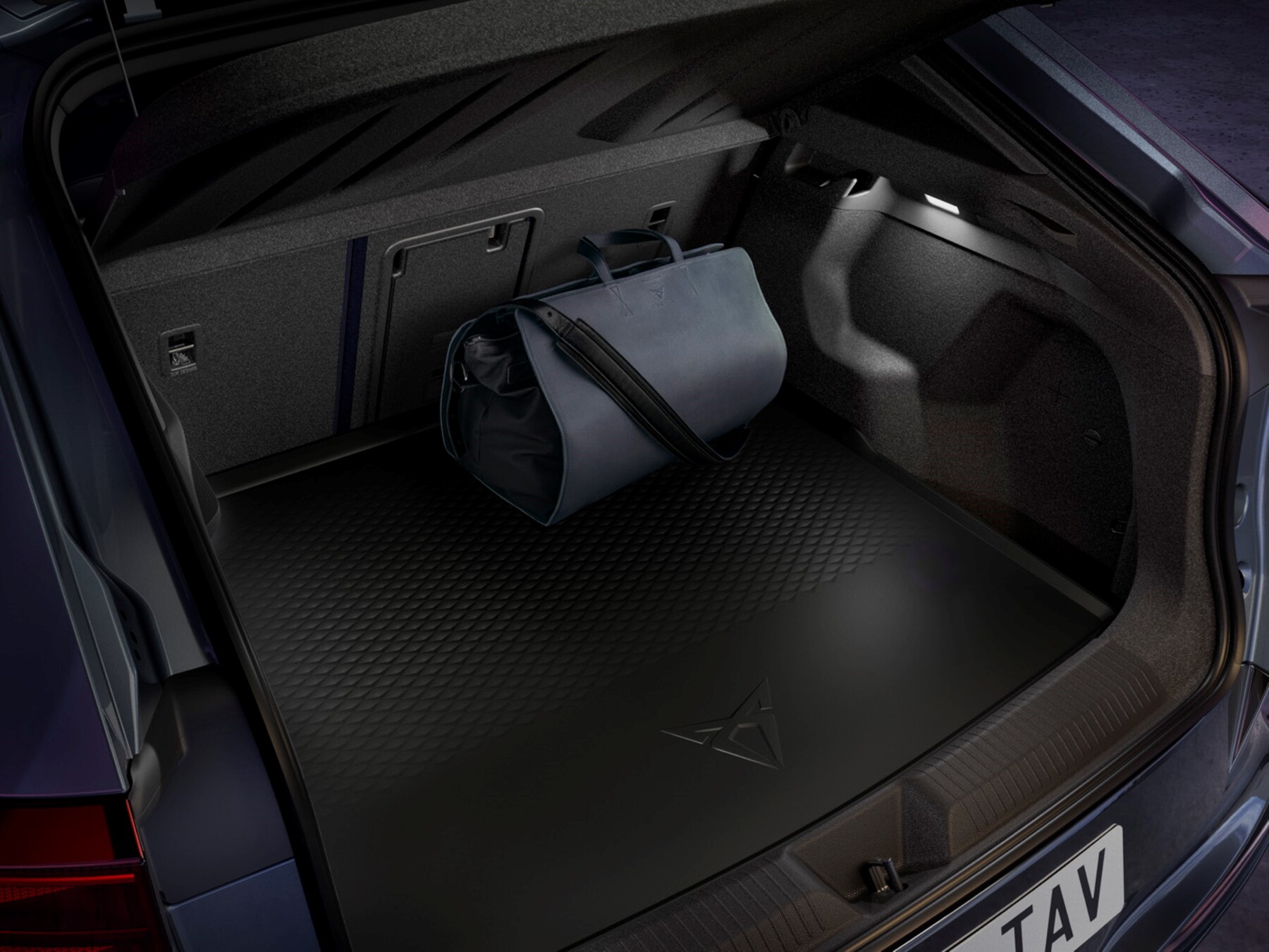 Plastová vložka do zavazadlového prostoru, CUPRA Tavascan